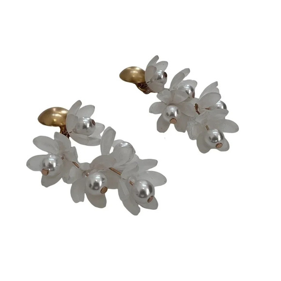 Shiver + Duke Liza Flower Dangle Earrings - Picture 4 of 6